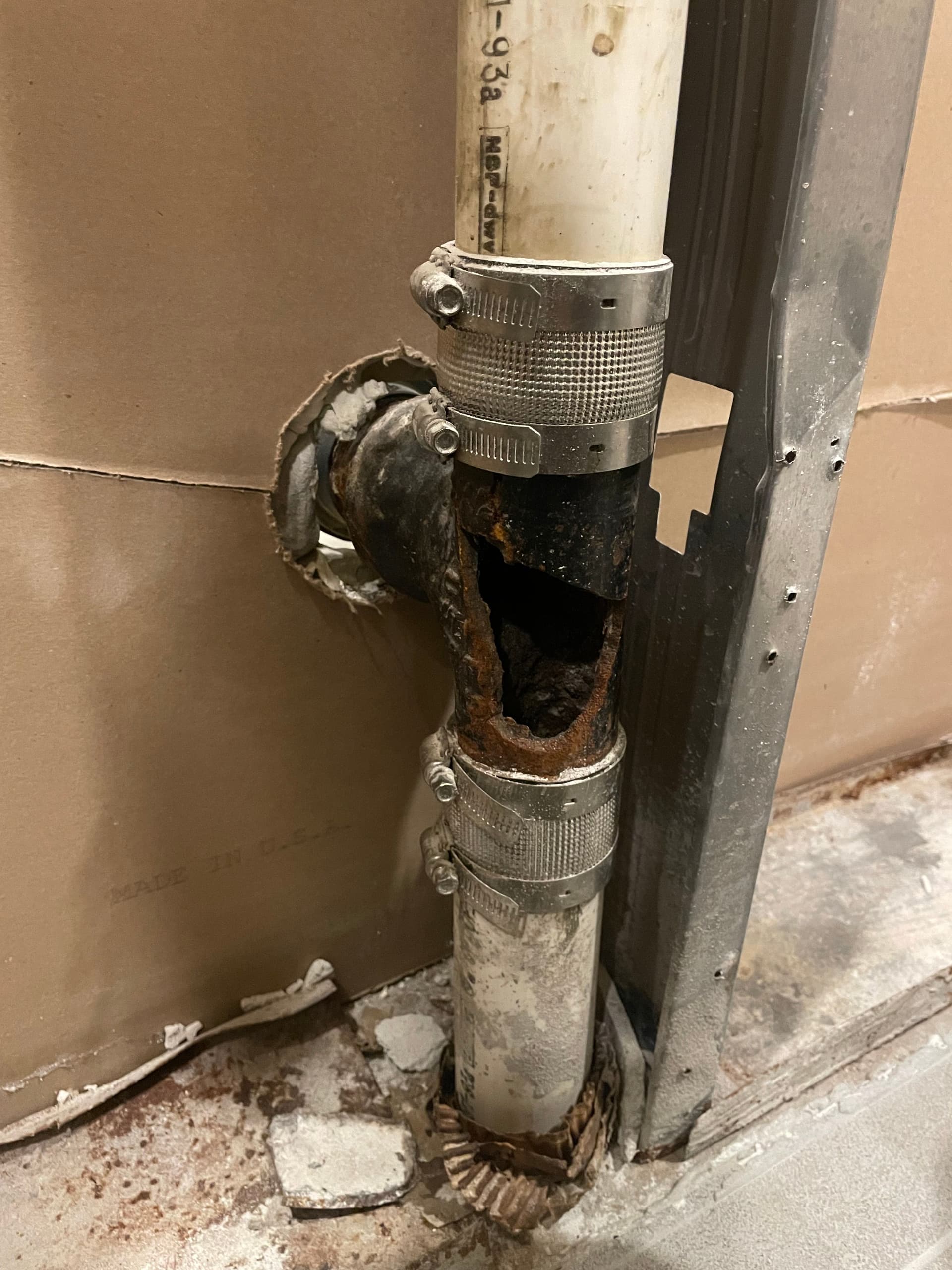 Gallery photos for Efficient Bathroom Overhaul with PVC Upgrades: Image #3